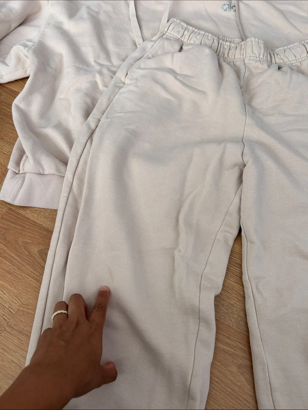 ALO Accolade Set Hoodie & Sweatpants Pants Small Hoodie Medium Bone Ivory Set
